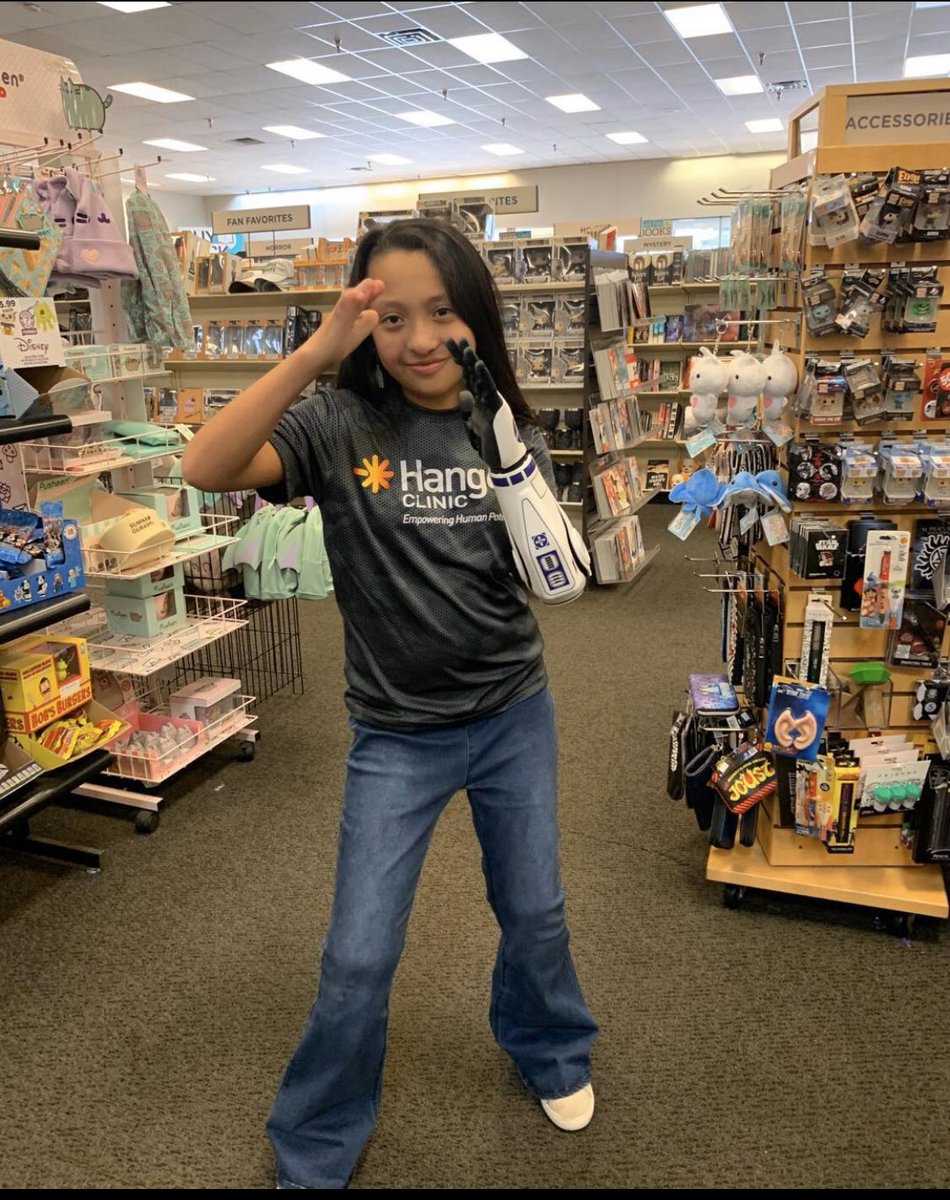 locktad's tweet photo. Bella boo rocking her Hero Arm @HangerNews @openbionics @HamillHimself #bionicbella https://t.co/u11zRDMKcL