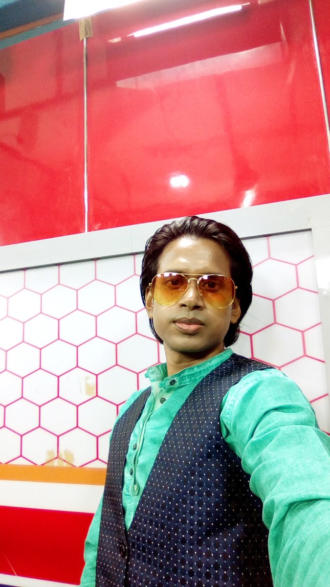 BengaliMusicaly's tweet photo. Watch the Television premiere of #BHALOBASA by #TAMOGHNA in High news on 15th March, Sunday 4.30 pm onward #Tamoghna #bhalobasa #Premiere #bengalimusically #ILoveRedmiNote #CancelEverything #ThursdayThoughts #Nifty #CoronaVirusUpdate #INDvsSA #जनसंख्या_नियंत्रण_कानुन https://t.co/OpsrTCVboP