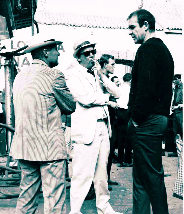 eric_ernie_col's tweet photo. 003, 002 and 007 in conference...
Morecambe and Wise, entertain #SeanConnery on the set of #TheMagnificentTwo.
Sean, was filming #YouOnlyLiveTwice at the same time @PinewoodStudios
Pinewood Studios 1966 https://t.co/JzPCWKCKn9