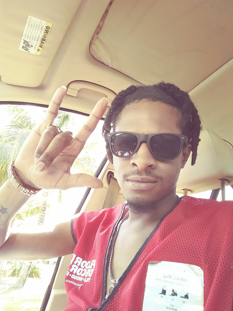 FuckThat5hit's tweet photo. Corona Virus ain't gone stop me from looking good &amp; not using condoms G. IG=Free5oul91 https://t.co/9y5R0i9sej