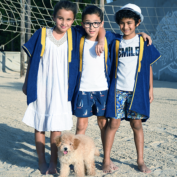Destination_KSA's tweet photo. This comfy and stylish beachwear was born out of the fusion of the bisht and the robe. These two different concepts resulted in beachwear that stands out and will also keep you dry! 
Sourced photos
-
#DestinationJED #DestinationKSA #bisht https://t.co/NqvJrccELx