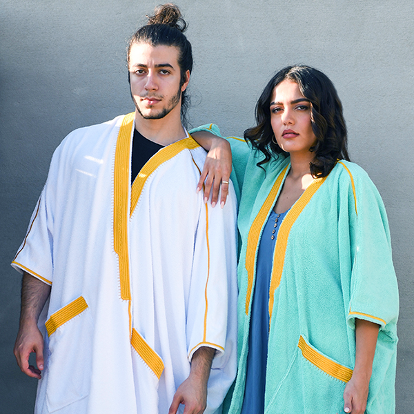 Destination_KSA's tweet photo. This comfy and stylish beachwear was born out of the fusion of the bisht and the robe. These two different concepts resulted in beachwear that stands out and will also keep you dry! 
Sourced photos
-
#DestinationJED #DestinationKSA #bisht https://t.co/NqvJrccELx