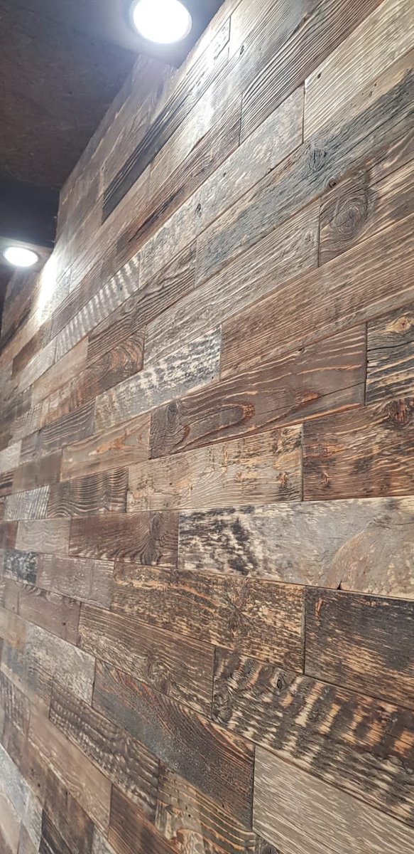 c2_expert's tweet photo. Выполняли декор панно и двери из   естественно старой «амбарной» доски. Возраст древесины 50-70лет. https://t.co/fZ4wjLJbcP