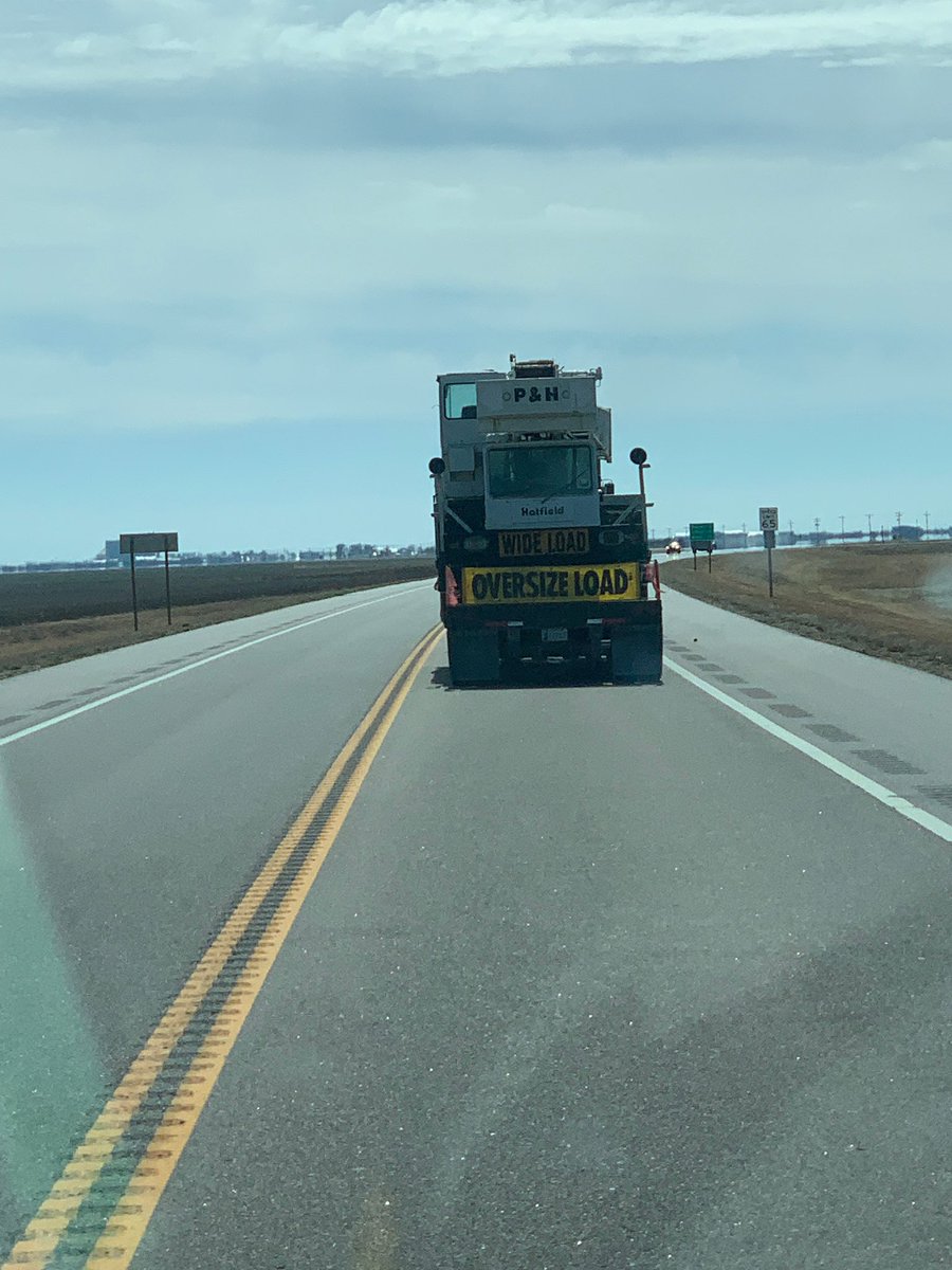CSCraneandStee1's tweet photo. Moving equipment today to a feedlot. Working north of Satanta, KS. Happy to serve great people and staying busy! Contact us today for crane rental, millwright work, and all your welding needs! #AgTwitter #kansas #swkansas #feedlot #HaskellCo https://t.co/mDgRJJ80lC