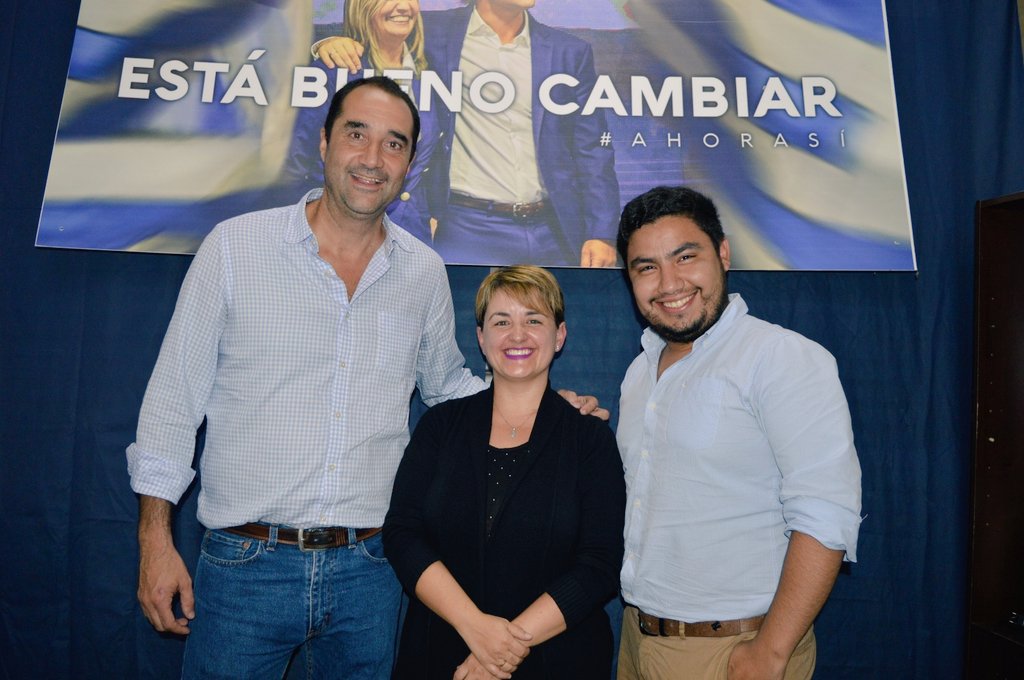 LeoAquino400's tweet photo. Seguimos trabajando de cara a Mayo en la Ciudad de La Paz!!!
La Unión nos Hará Fuerza!!!
#Mayo2020
#AminporCanelones
#Lista400
#Lista2004
#Lista71
#Lista880 https://t.co/QRaKj6QJ4S