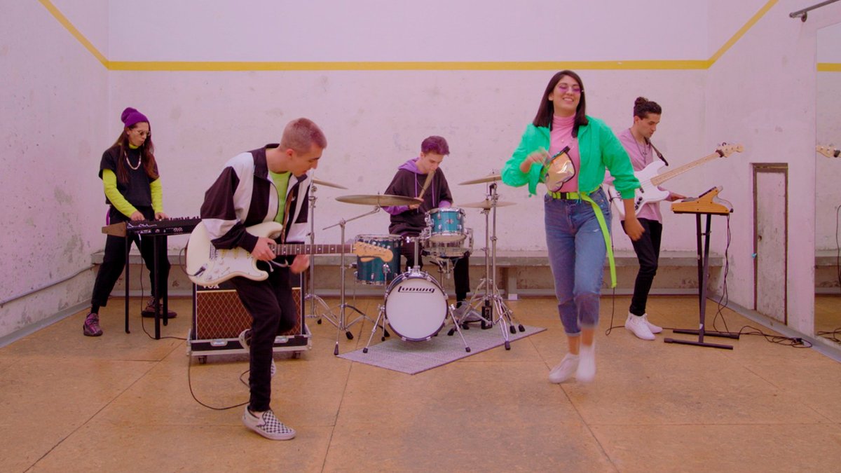 activavida's tweet photo. ➭
En su estilo, marcado con fuertes influencias de la década del 80, la banda PRISMA estrena un nuevo sencillo titulado «Nadie más», con e... 🖱 ver mas en ➟ https://t.co/JBcrYs9elt
#Música #Activavida https://t.co/TaN2c4QB6t
