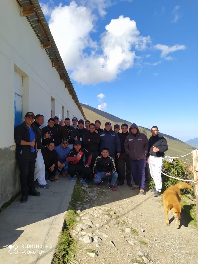 Christi34200062's tweet photo. Más que equipo... una familia... Feliz día mis muchachos... Liderman... vamos por mas https://t.co/7TWNEXp3z3