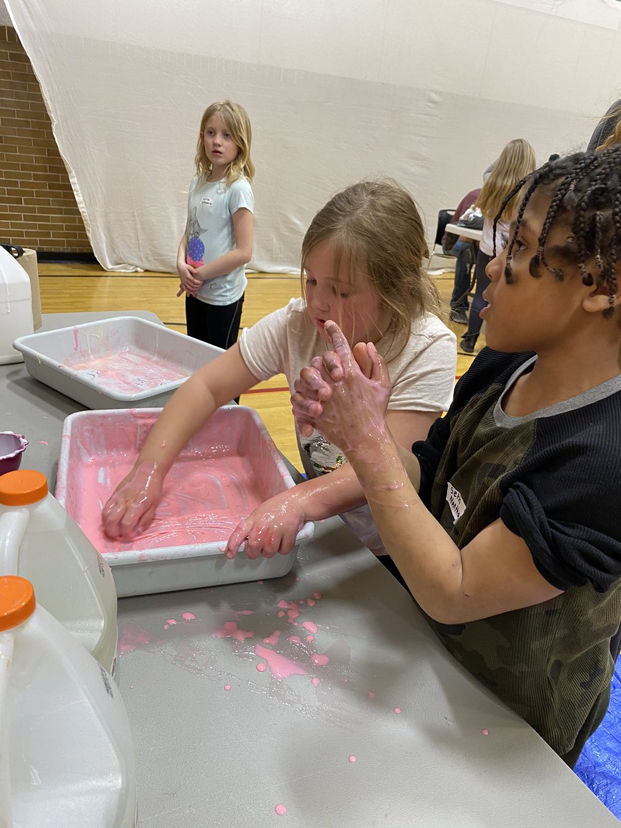 stacey_rector's tweet photo. Kids Science Day March 2020!!! Exploring the HEART. Thanks to Mrs. Imhoff for the chicken hearts.#mepoclassroom https://t.co/HU78UjU0qb