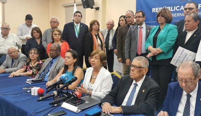 Suspenden clases presenciales en universidades de Panamá Centro, Norte y San Miguelito via <a href="/tvnnoticias/">TVN Noticias</a>
buff.ly/3cQpNVU