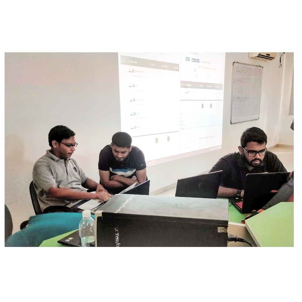 RinkuMonani's tweet image. Just because you are in a room full of people doing one thing, doesn&apos;t mean you blindly do it too!! Featuring @official_jzzz @tha__hk and vraj for showing that!! #codechef #CodechefCampusChapter #CampusChapterITMBU

instagram.com/p/B9mgAKUF-yR/…