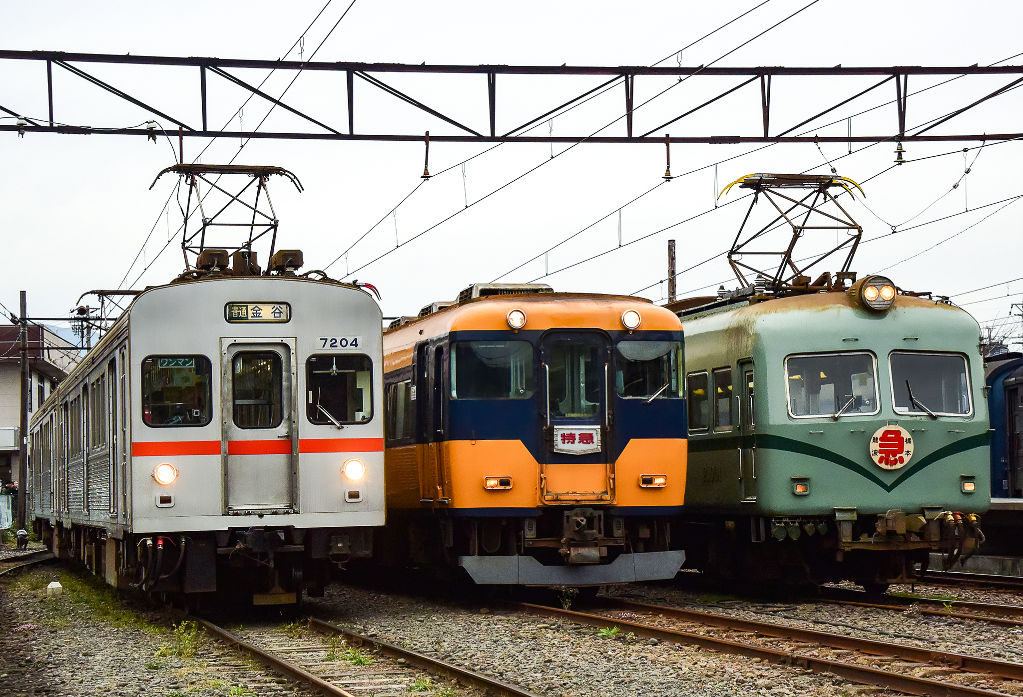 大井川鐵道株式会社 公式 系電車 昨日の吊り橋のツイートで さりげなく写っていた系電車の反響もいただいたので 車両のご紹介です スナックカー 愛称がつく車両とは別形式ですが 近鉄 南大阪線 で活躍していました 近頃貴重になり