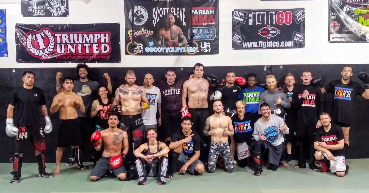 Pariahmma's tweet photo. Sparring 🔥🔥🔥

LET'S GO!

#PariahMMA #Mollwoptsportskrew #Team #CREAM #DaOne  #CardiosKing. #Hitters #Work #ConditionedAthletes #Noquit #Onlyeasydaywasyesterday #CoachLife #TTP #Champions #journey #Savages #FightsFightsFights #FistFighting #HeadThumpers https://t.co/JyzeUIz3QS