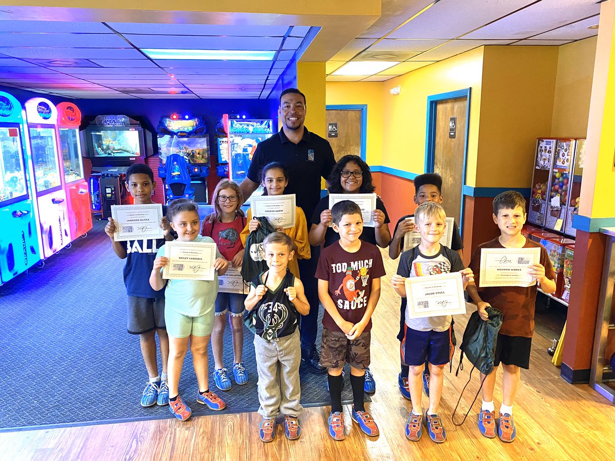 vjfamfoundation's tweet photo. Congrats to this quarter’s Super Readers! Keep excelling in all that you do. 📚 #Salute #TampaBay #militarykids https://t.co/CYOWOolh21