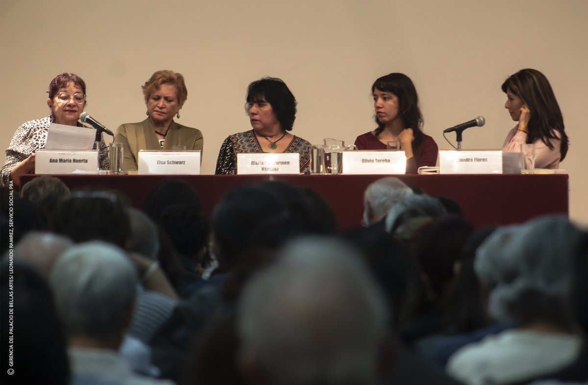 PalacioOficial's tweet photo. Así se vivió la presentación editorial de Helena Paz Garro “La soledad en el laberinto" de Elsa Schwarz y María del Carmen Vázquez.

📸 Leonardo Ramírez https://t.co/nqb0jyPvGe