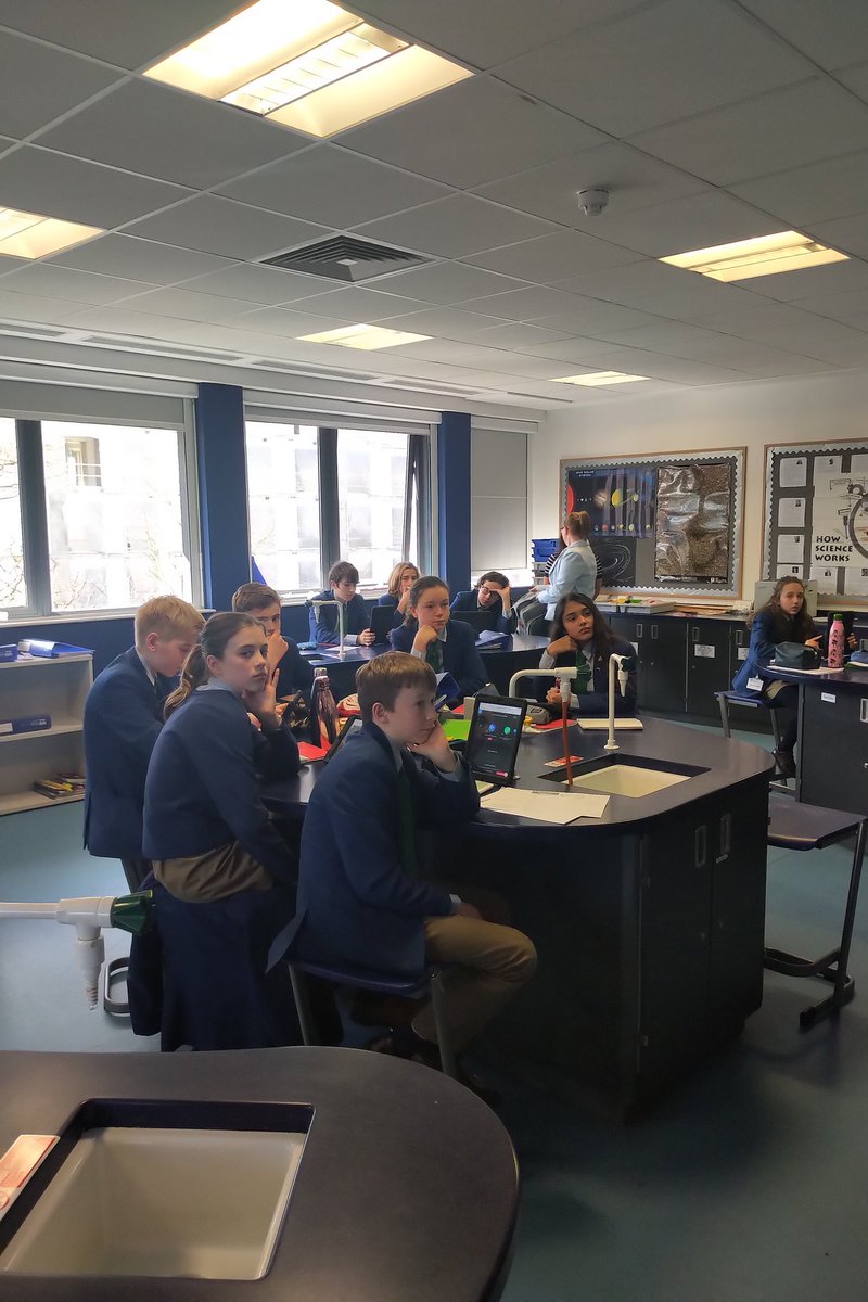 KewHouseICT's tweet image. @KewHouseICT #centurytech goes live with the science students. A new AI package to support learning.