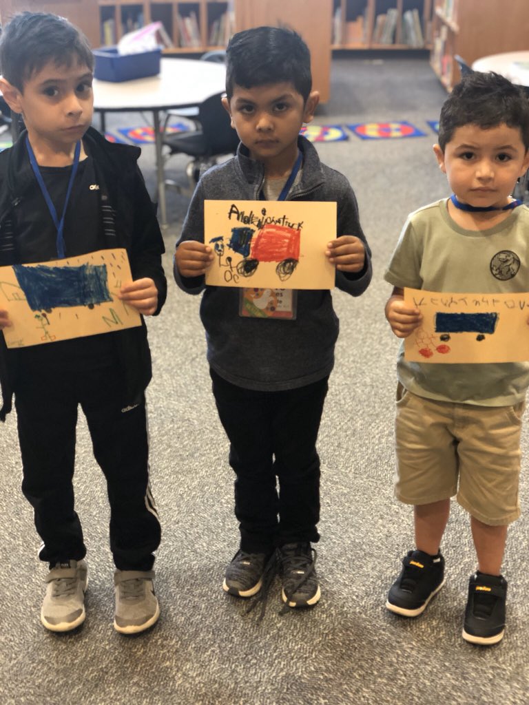 Tobi0822's tweet photo. We can draw things that move! @FrogStreet #Theme7 @HISDECH @FARIASECC @Vdelgadofarias @HISDLiteracyBy3 https://t.co/mK4QSwTXNz
