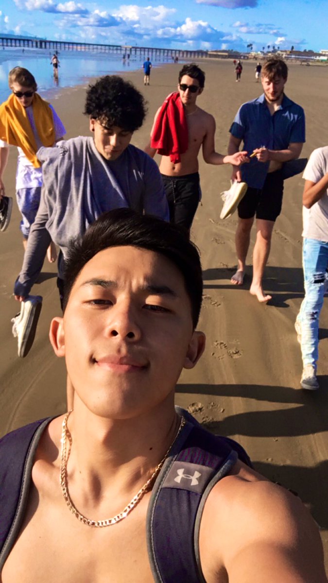 Baephan's tweet photo. Catch a vibe. #planet8 https://t.co/NSjEVPCqiJ
