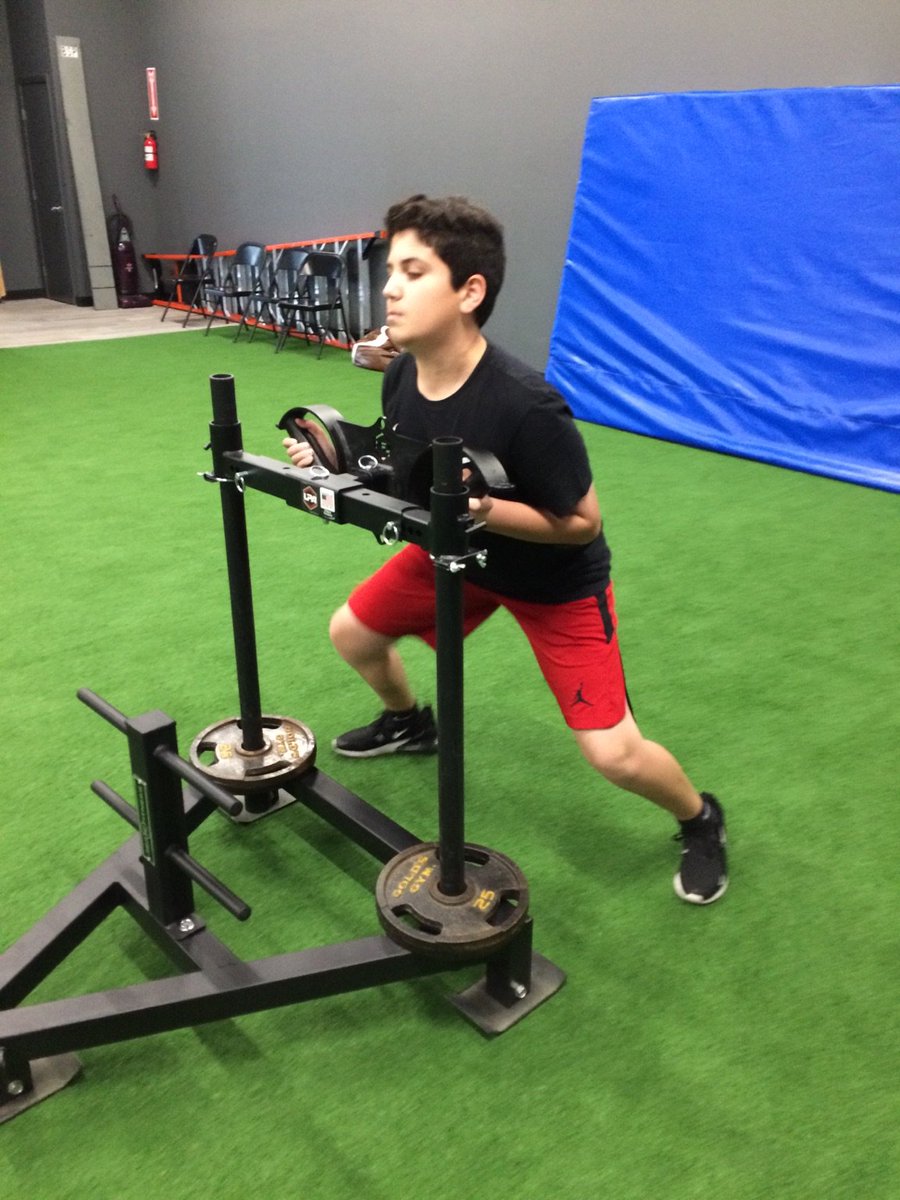 OLcoachGalvan's tweet photo. Grinding at Blind Side Protection, there's no substitute for hard work!
#OwnTheDetails #MuscleMemory #RGVfootball #OffDefLine https://t.co/7zEk23rdT7