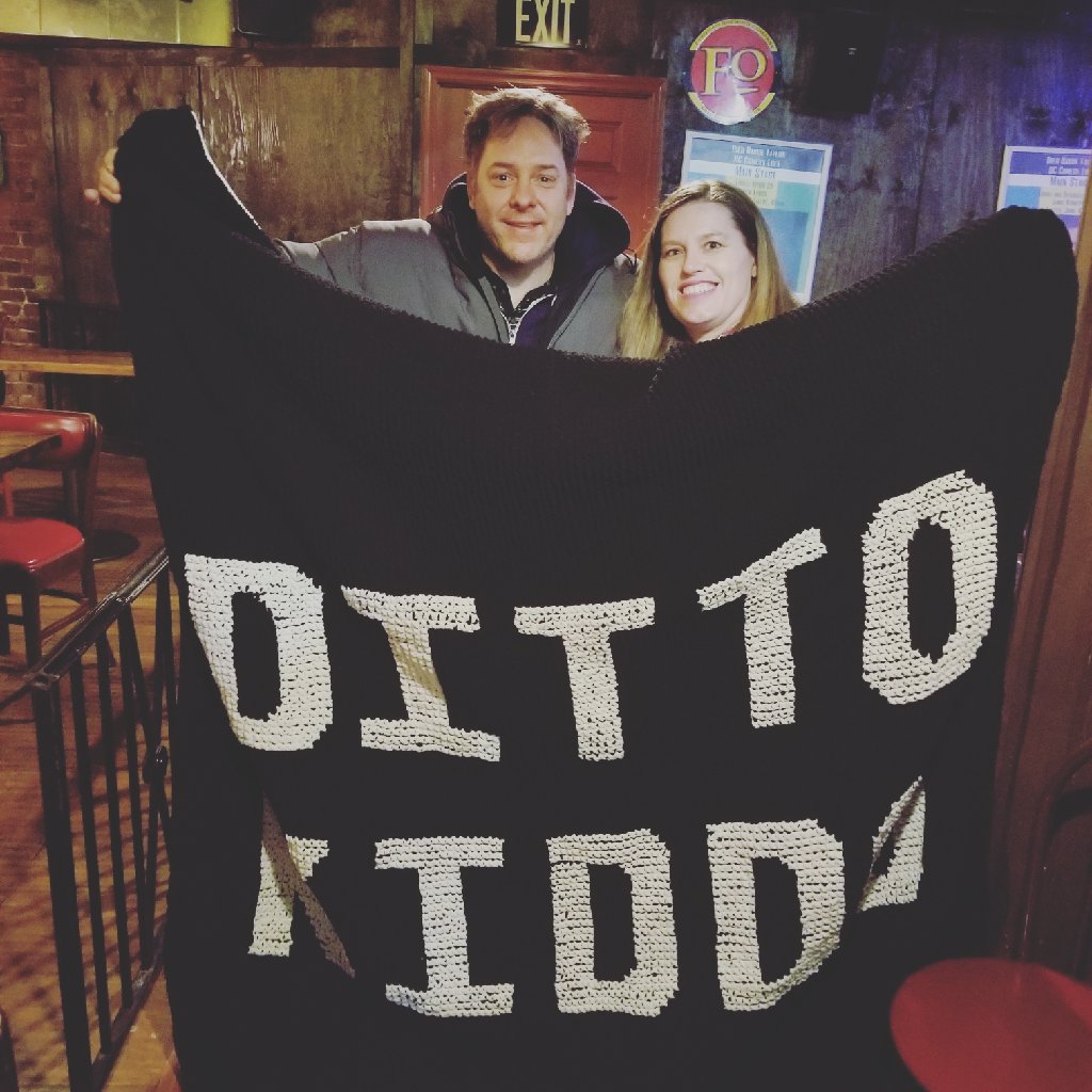 TLKKnitting's tweet photo. @ForgottenFGN I knitted this for @TheJeffRichards last year.  This is in dc at the comedy club! He use to be on #snl as Drunk Girl! #jeffrichards #dittokiddo #blanket #madewithlove #throw #comfy #cozy https://t.co/S2gFq7pCL4