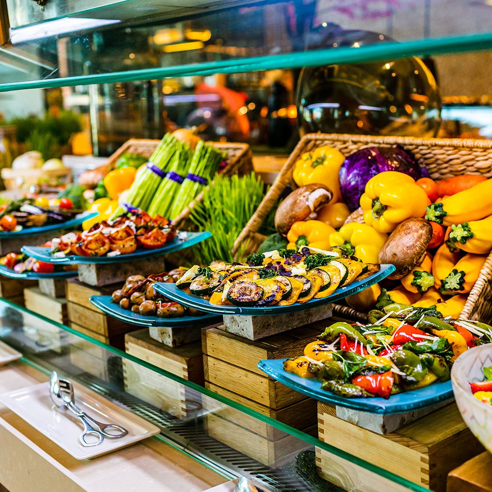 Weekend forecast: 99% chance of Market Brunch. Gather your family and friends this Friday at #TheMarketBrunch, from 1 pm to 4 pm at Sim Sim. For reservations, please call 026970000 or email simsim.saadiyat@rotana.com. Learn more: roho.it/vrhhs