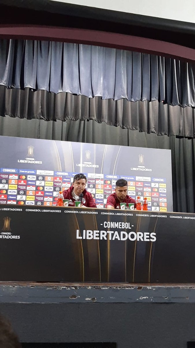 AdiccionRiver's tweet photo. “Nosotros somos un equipo muy respetuoso, en la derrota y en la victoria, en la victoria sobre todo, eso somos nosotros y lo que sean los demás no me importa, me importa lo que somos nosotros”

Firma: Marcelo Gallardo #River https://t.co/NZvbmDp9Rx