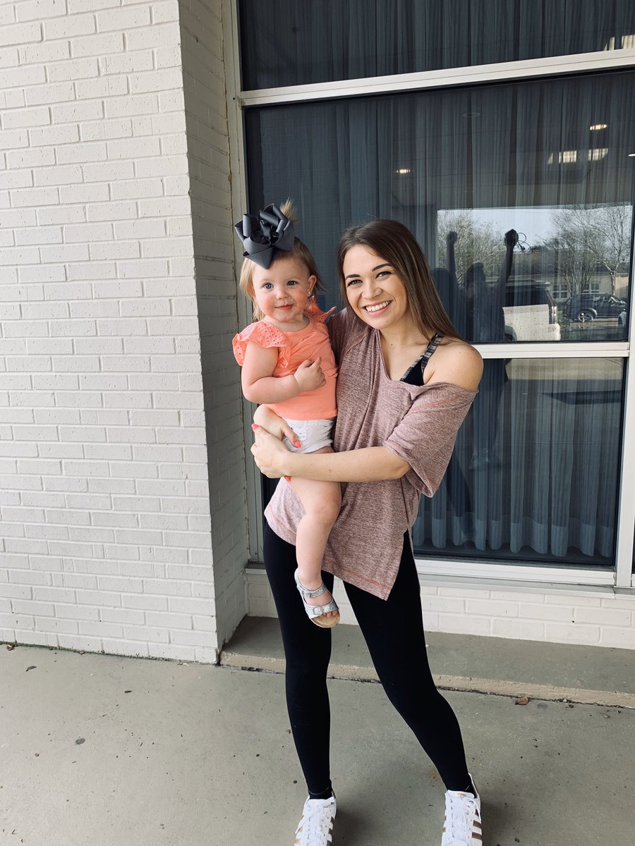 _alyssaabrooke's tweet photo. is that a smirk or is that a sassy do i have to take a pic with you look? 🤷🏼‍♀️🧐 good thing she can’t make complete sentences yet. https://t.co/hCt36ZMz2Z