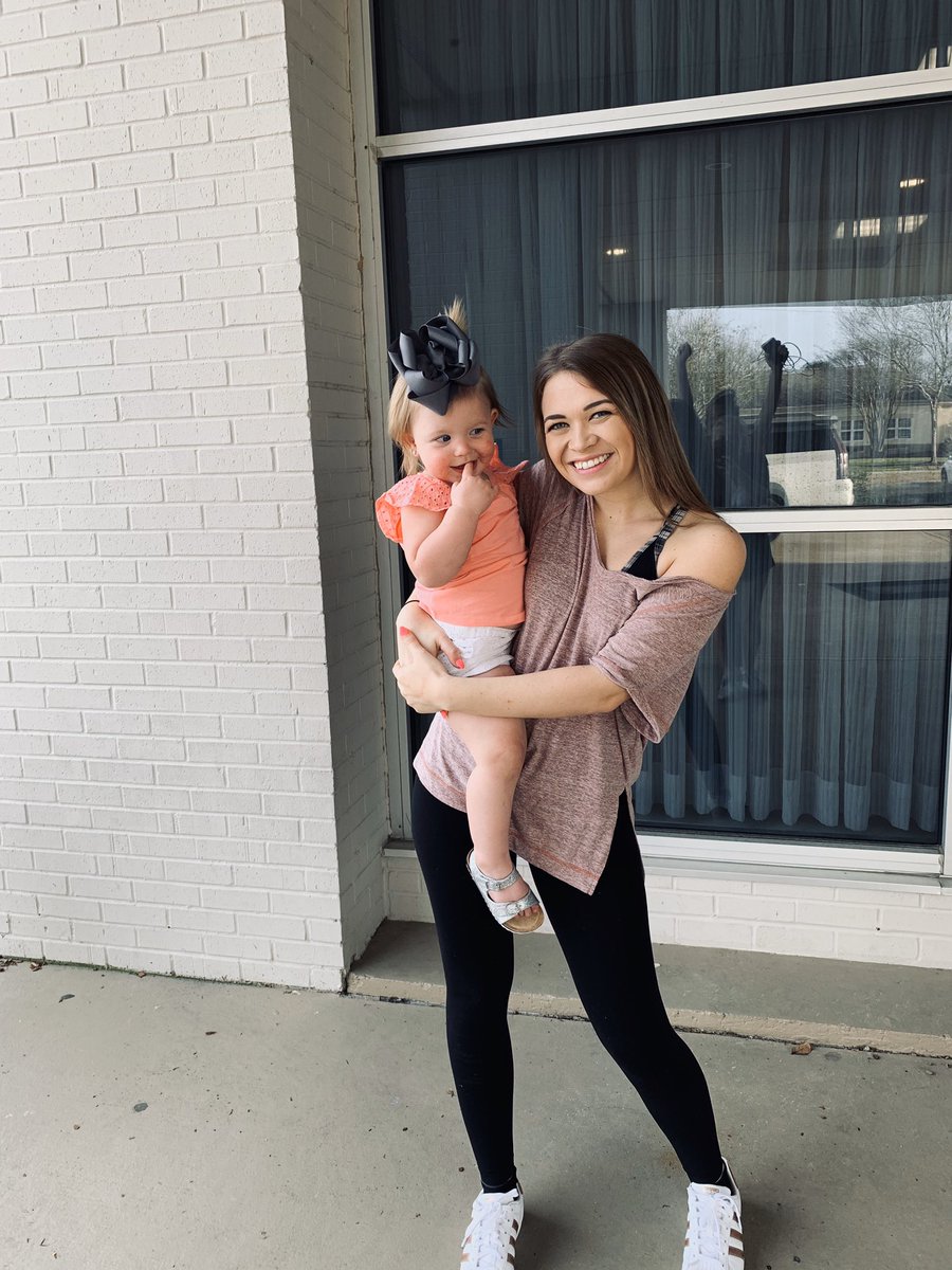 _alyssaabrooke's tweet photo. is that a smirk or is that a sassy do i have to take a pic with you look? 🤷🏼‍♀️🧐 good thing she can’t make complete sentences yet. https://t.co/hCt36ZMz2Z