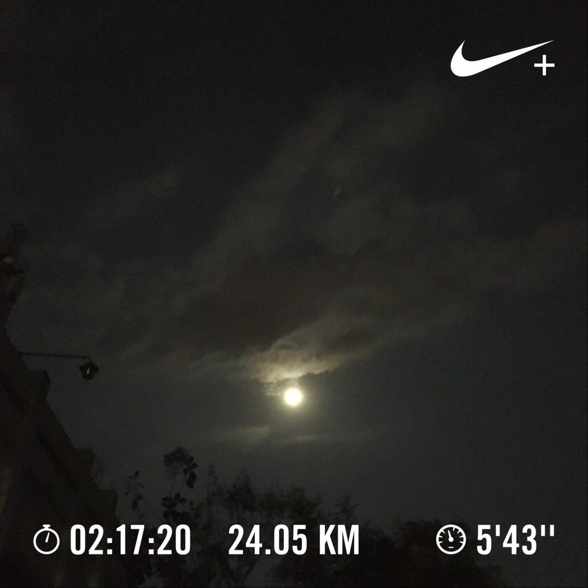 Nithin's tweet photo. 6:03 AM: Easy run without watching the Garmin. Making up for missed mileage. Average HR - 140 BPM.
#Runners360 #longrun #brooksrunning #brooksghost12 #moonset #werun2020 #werunkalaburagi #nature #nofilter https://t.co/TINjCi7NYt