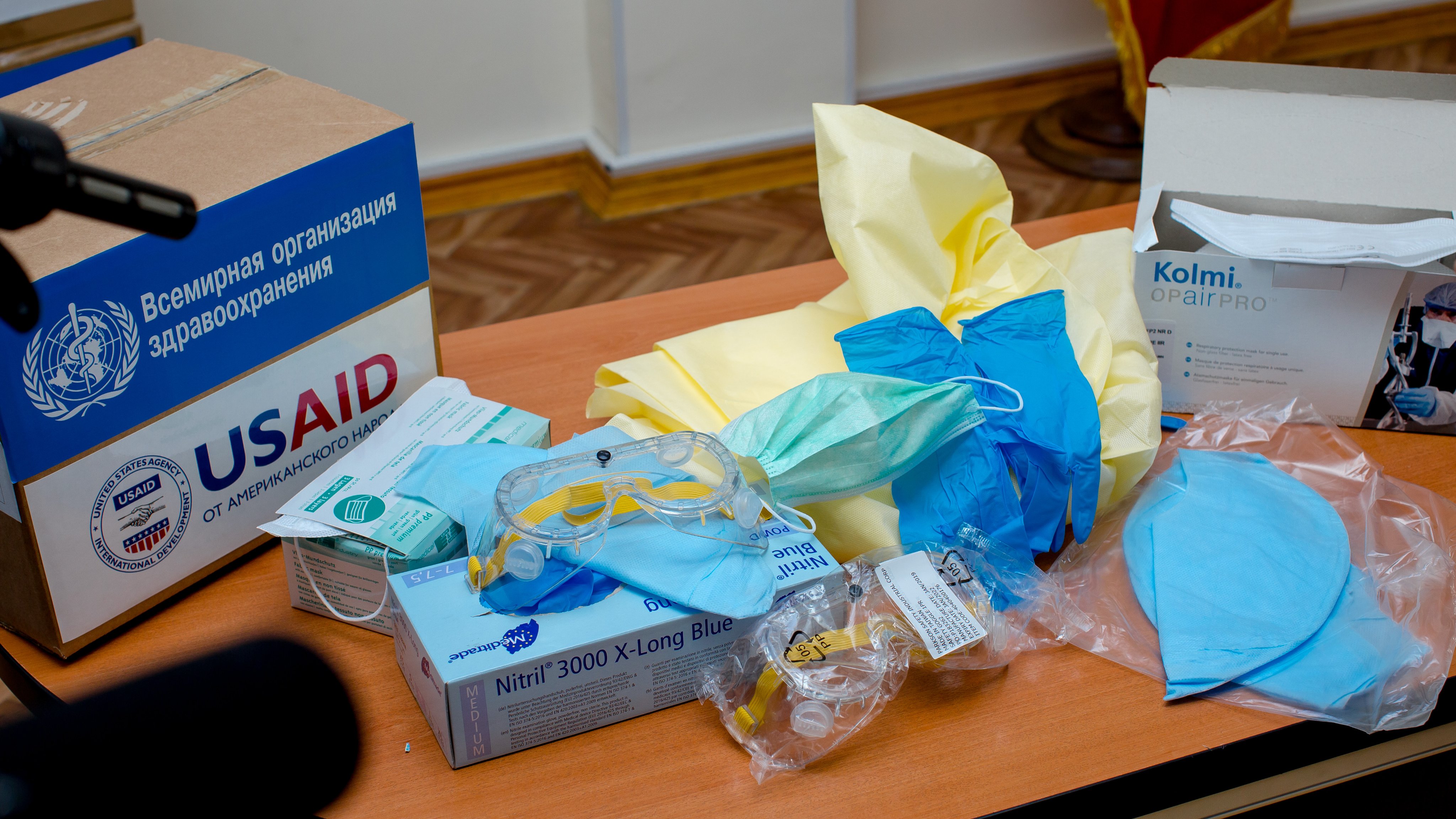 USAID передал Кыргызстану средства индивидуальной защиты от коронавируса