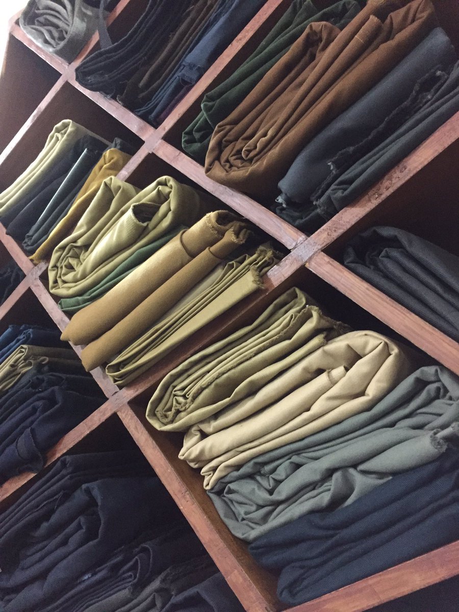 Jakarta Jeans House mengerjakan jasa vermak celana yang kepanjangan, kebesaran, model kurang sesuai, pembuatan celana baru, dll. Apapun masalah jahitannya vermaknya ya ke Jakarta Jeans House. 

Informasi lebih lanjut mohon hubungi kami : 
•085771472435 •085710088186