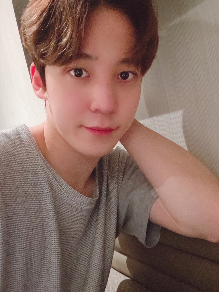 [#윤호] 잠 잘 준비는 끝났는뎅... 또 잠이 안와요ㅠㅜㅜ 😘
#ATEEZ #에이티즈