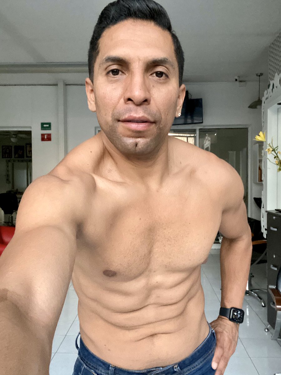 elrodri581's tweet photo. A mis 40 años vamos por mas 💪🏻💪🏻gracias gracias gracias🙏🏻 https://t.co/9SxBk9RFGV