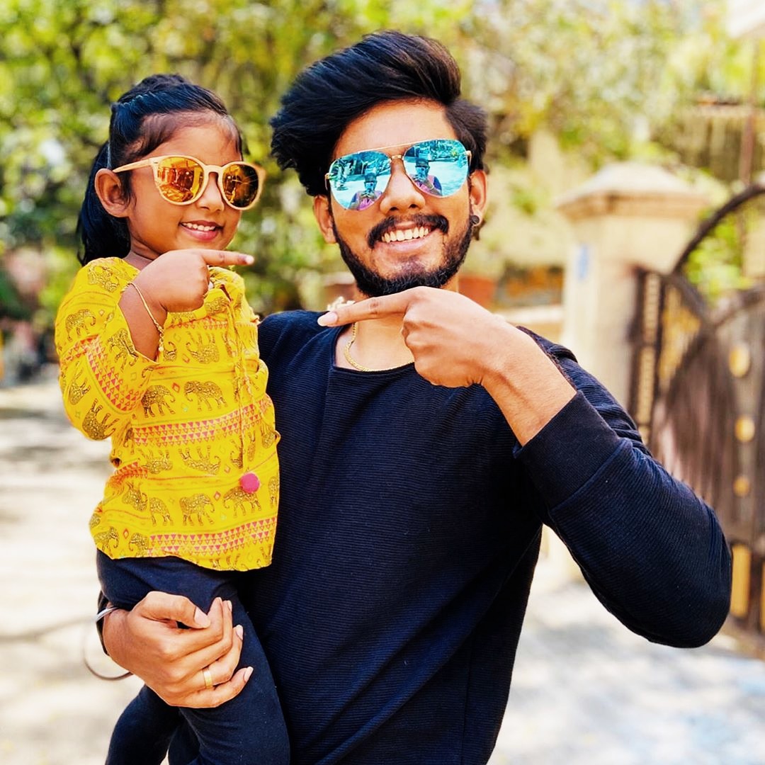 William33705313's tweet photo. BlaCK 🖤 or YelloW 💛 ?? 😝😋
#cute  💝#love💙  #fbgood🔥 #beautiful 💫 #happy😊 #photooftheday 📷#fashion💄 #art 🤖#smile😇  #picoftheday 🥳 #style 🤞#photography🤲 #MUMU 😘 #kawaii 🥰#beauty😻#fun😝#adorable😚 #tbt 🤙#bhfyp👆 https://t.co/dNKgG5xzM7