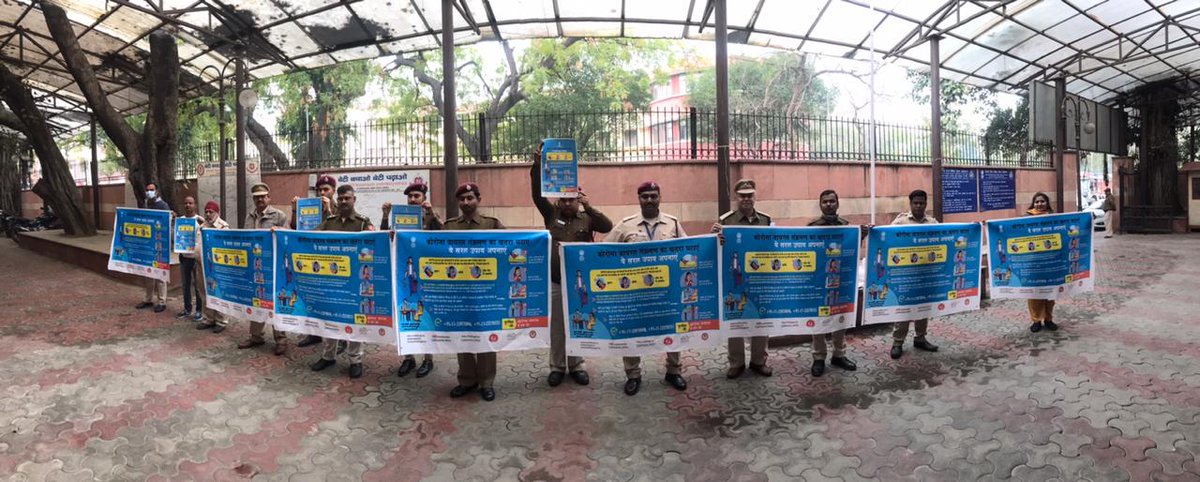 DMCentralDelhi's tweet photo. 09 Teams  Going to Awareness in RWAs and Markets regarding “Stay Protected and Stay Safe from Coronavirus!"
@htTweets
@timesofindia
#CoronaVirusUpdate 
#COVID2019 
#Corona https://t.co/X0UEMB3ANw
