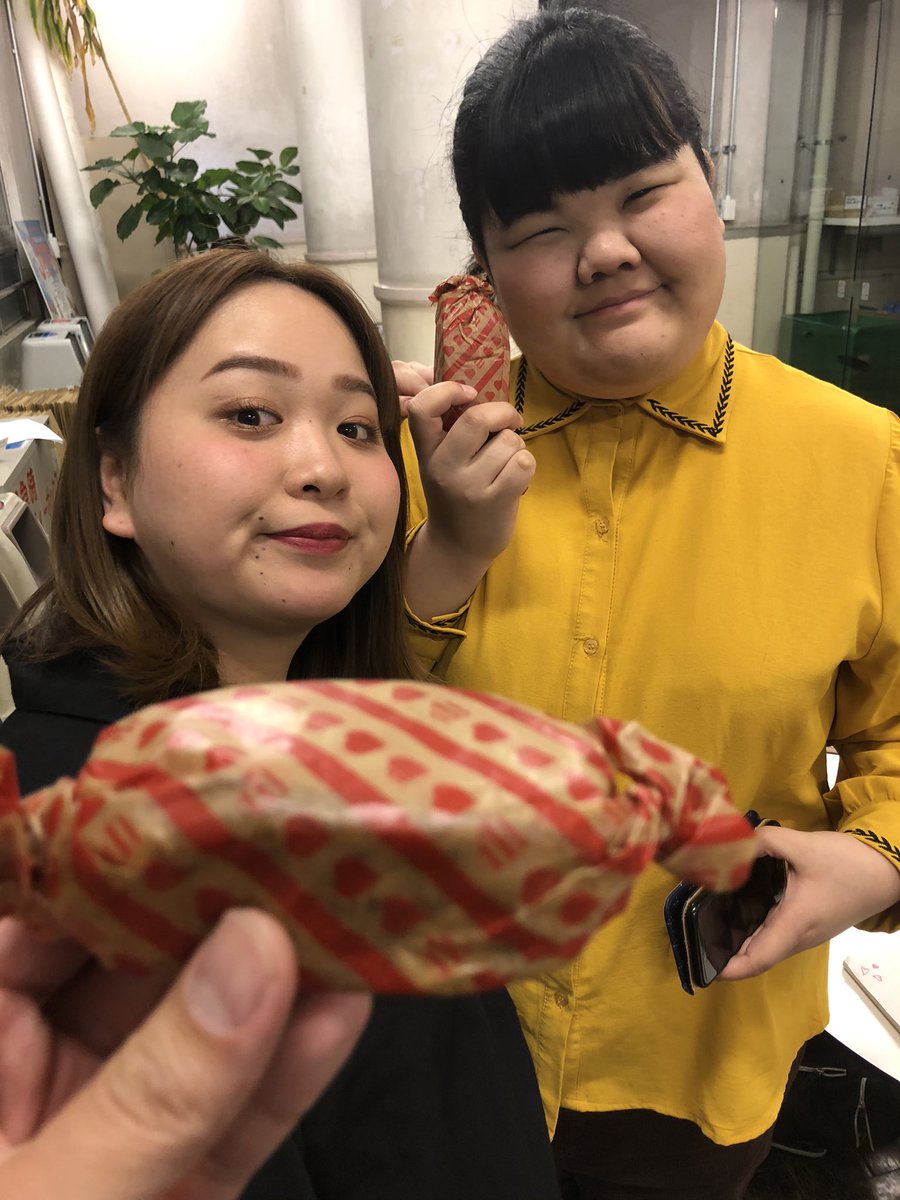 Twitter पर サンシャイン 坂田光 沙織がbanana Cakeを作って皆にふるまってた このモノクロの世界に差す一筋の光 それが沙織 S Kitchen