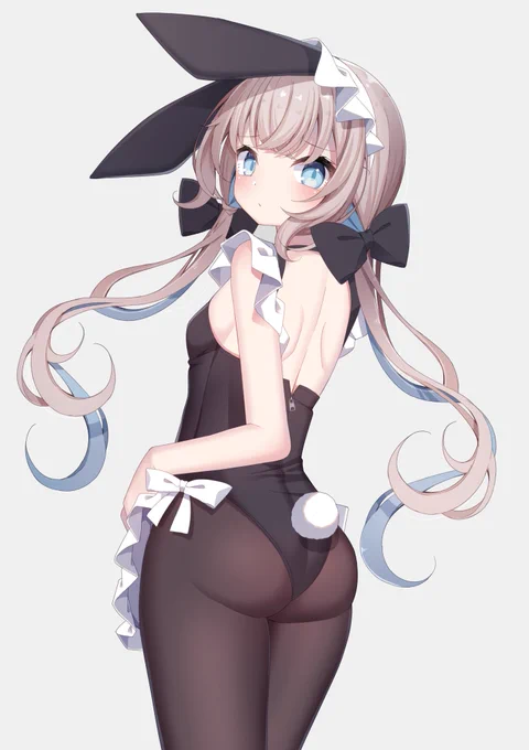 【オリジナル】
このアングルで見るバニーメイドさんは破壊力が強すぎる。。。。 
