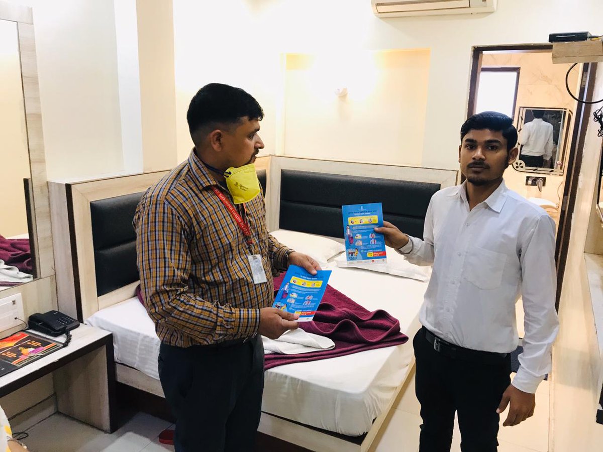 DMCentralDelhi's tweet photo. The Awareness Campaign regarding
“Stay Protected and Stay Safe from Coronavirus! “,
At Hotel LE-MEM near Fatehpuri and Price Hotel near Fatehpuri with the help of PC -DDMA Central with Qrt/ DDMA Staff, and Dr. Sabha Medical Office/CDMO Office.
@htTweets @timesofindia 
#Corona https://t.co/5BEzokHGnv