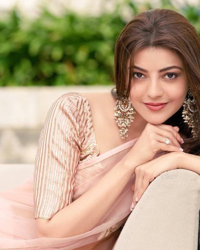 KajalYou's tweet photo. #KajalAggarwal's New movie launched 

Super excited for this one .Hope #Kajal gets big films here after

Touted to be Romantic Comedy with @dulQuer @aditiraohydari 

Directed by legendary choreographer @BrindhaGopal1 

#Dulqer26 #Kajal68 😘😘😘 https://t.co/VMQSL9c07P