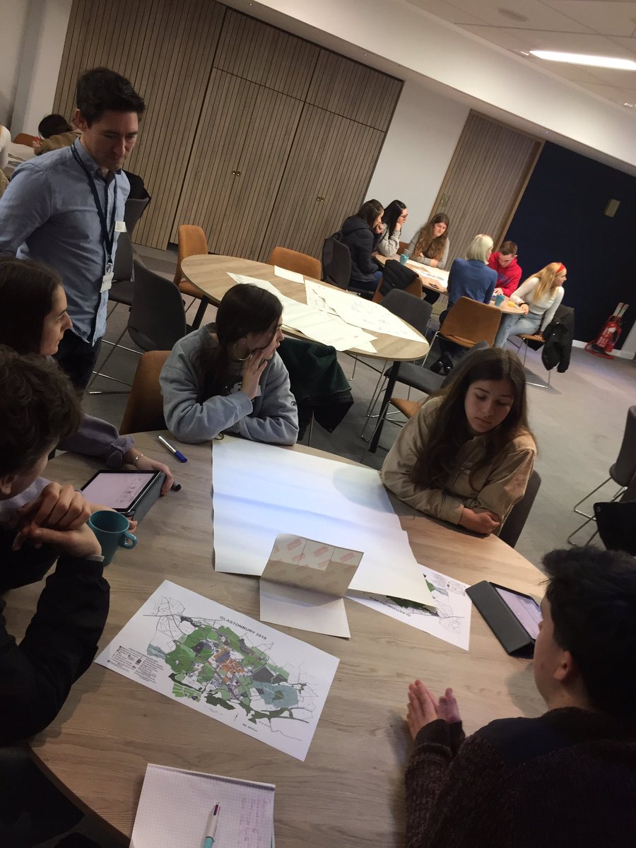 CardiffMetTHE's tweet photo. Potential students getting stuck into group work on a @GlastonburyFest case study. Great way to get to know each other and learn more about our courses. #wearecardiffmet #cardiffmet #applicantday #studyincardiff https://t.co/rabsoOxb3g