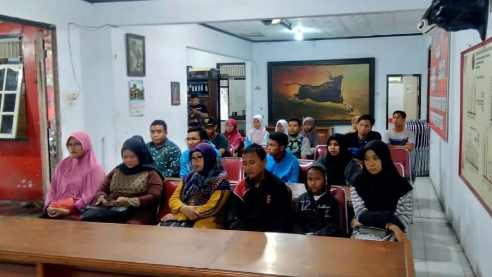 DPD_PDIP_JABAR's tweet photo. Technical Meeting

DPC PDI Perjuangan Kota Cirebon 
Siap Gelar Musabaqoh Hifdzil Qur'an 

@PDI_Perjuangan 

#TechnicalMeetingMhq
#PDIPerjuangan
#JabarBangkit
#PDIPerjuanganKotaCirebon
#PDIP47Tahun https://t.co/brAWaq7l3O