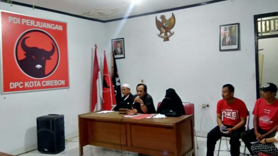 DPD_PDIP_JABAR's tweet photo. Technical Meeting

DPC PDI Perjuangan Kota Cirebon 
Siap Gelar Musabaqoh Hifdzil Qur'an 

@PDI_Perjuangan 

#TechnicalMeetingMhq
#PDIPerjuangan
#JabarBangkit
#PDIPerjuanganKotaCirebon
#PDIP47Tahun https://t.co/brAWaq7l3O