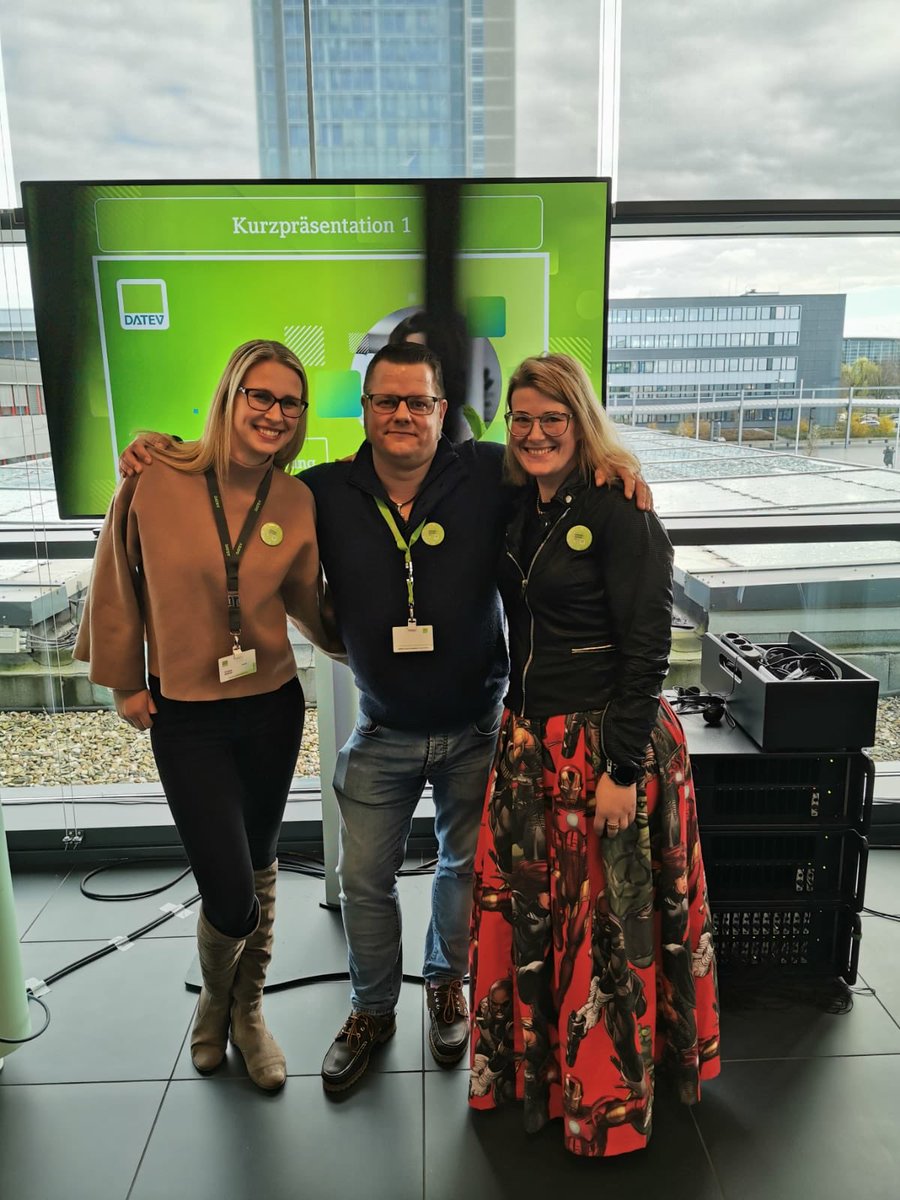 erich_erichsen's tweet photo. #datevregionalinfotage2020 in #Hannover mit meinen lieben Kolleginnen @carolin_miebach und @steuer_sternchen @steuer_sternchen hat heute ihr #digitaleslabel #digitalekanzlei2020 erhalten. 3 hochdigitale #steuerberater #digitalrockstar #digitator #digitalekanzlei2019 🤘🖖 https://t.co/c2BVXnicZn