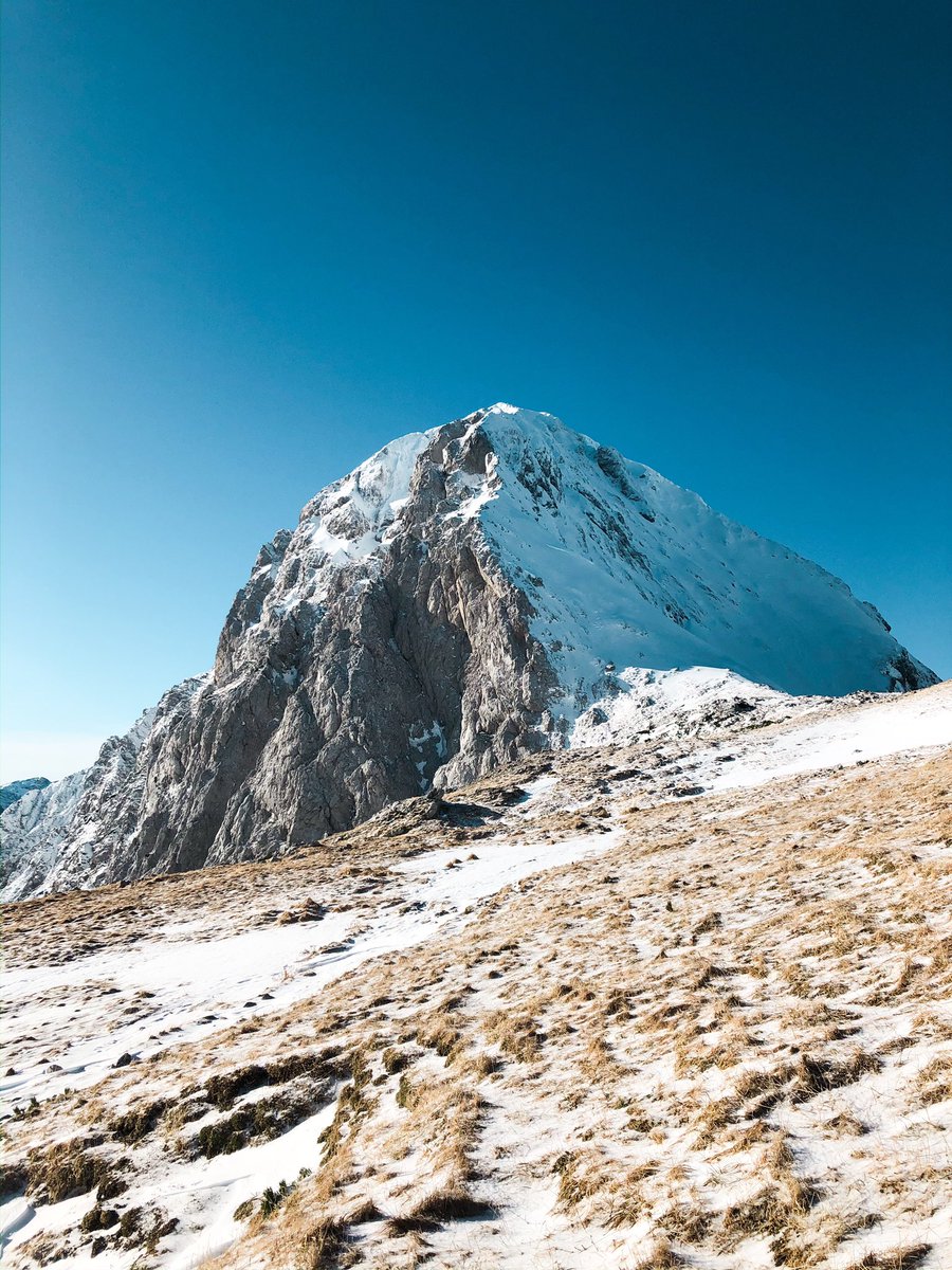 Kamnik saddle, Slovenia
.
#mountains #alps #slovenia #europe #undertriglav #vsezarazgled #kamnik #kamniskosavinjskealpe #hiking #trekking #slovenia #kampadanes #exploregorgeousplaces #travel #traveldestinations #traveltheworld #world #saveourplanet #likesforlikes