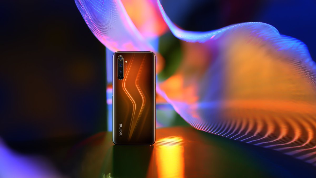 MadhavSheth1's tweet photo. Impressive lightning design on the #realme6Pro!
Which is your favourite colour - #LightningBlue or #LightningOrange?
RT & reply using #realme6Pro. https://t.co/HEfc13jdCB