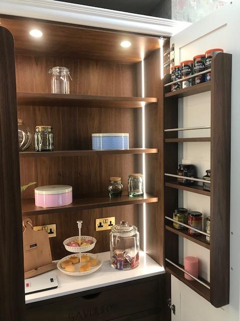 This beautiful showroom in Hertfordshire uses a multitude of #SensioLighting products to demonstrate how lighting plays a vital role in kitchen design!

#MakingLightingSimple #kbb #kitchenlighting #kitchendesign
