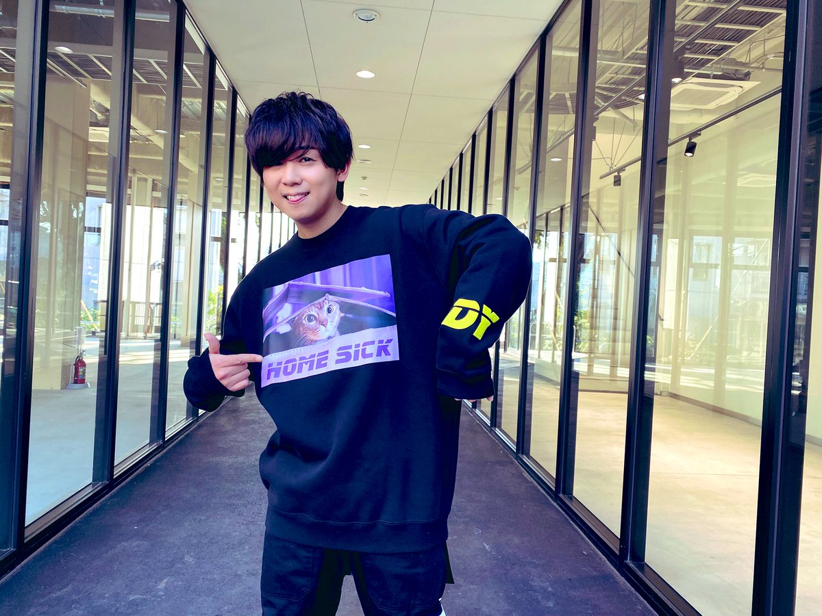 山下大輝 Daiki Yamashita ミルクボーイ さんとのコラボトレーナーゲットしてくれた方いるのだろうか 着心地はどうですか 沢山着てね