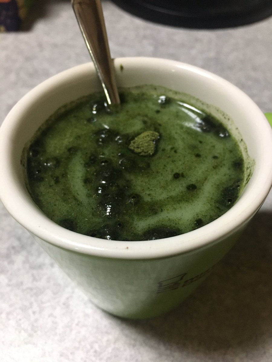 ずぅ בטוויטר 最近甘酒がマイブームなので青汁の粉を入れたら美味しいけどカビが発生したヤバい飲み物みたいになった