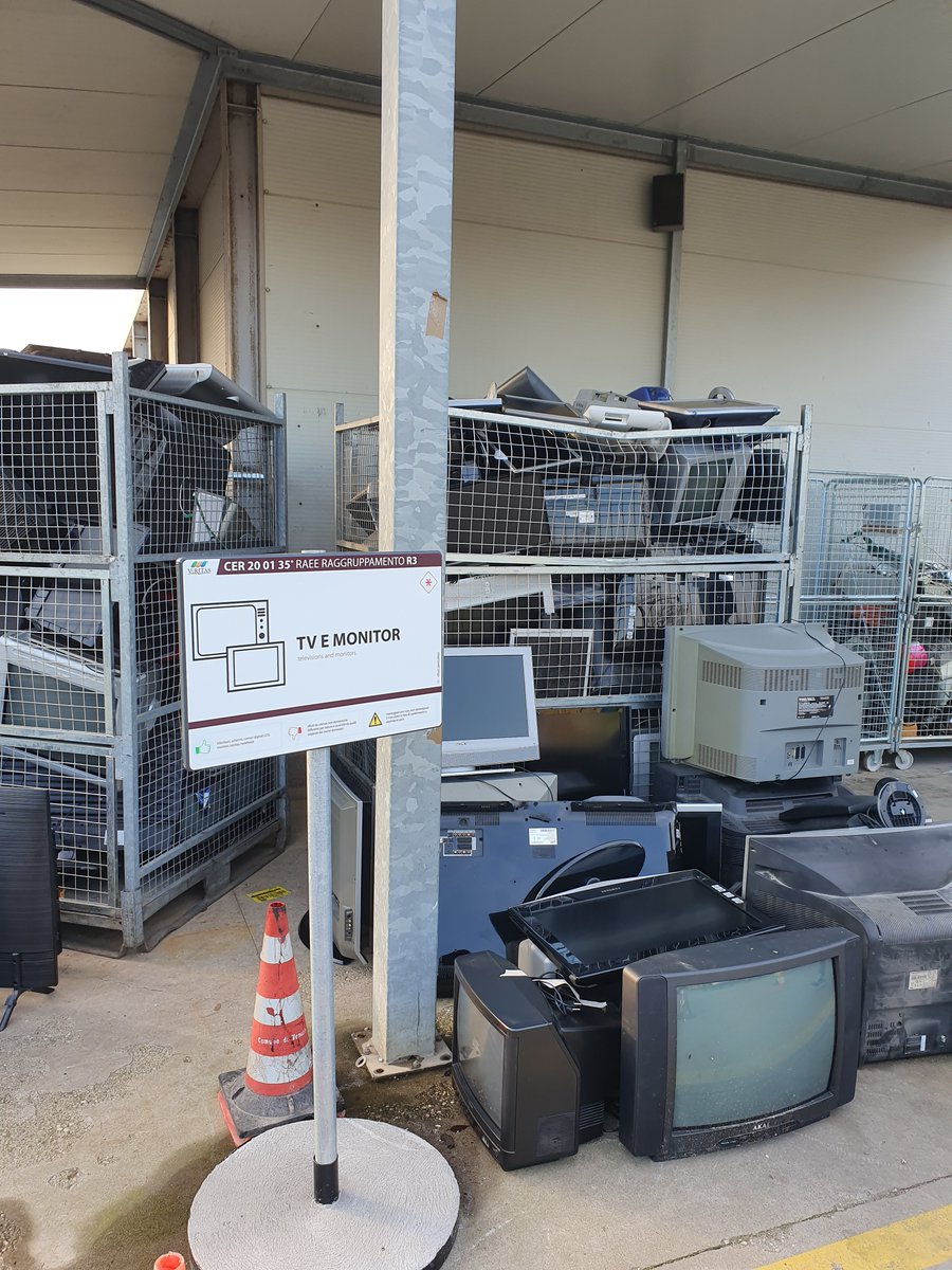 comunevenezia's tweet image. 🔸 #Ecocentri 🔸

Dal 13 marzo al 4 aprile chiusi ecocentri ed ecomobili del territorio

⛔ "Misura necessaria per l'eccessivo afflusso di persone nelle strutture registrato in questi giorni"

📢 @GruppoVeritas si appella al senso civico dei cittadini

🔍 v41.it/Lrbu