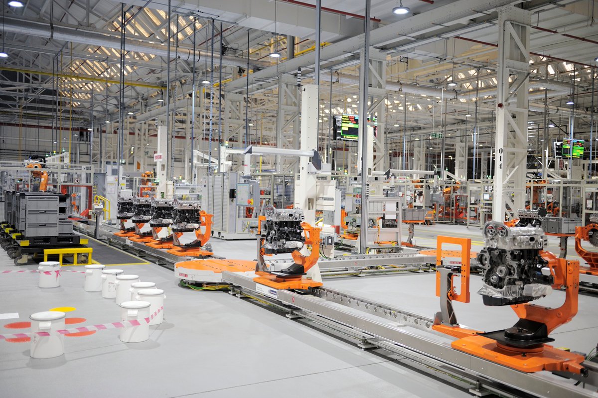 ZenootUK's tweet photo. See Inside: The Ford engine factory in Dagenham 🇬🇧
➡️ https://t.co/munC6QSRCa

#GBmfg #UKmfg #Manufacturing #Ford #SeeInside #Automotive #UKmanufacturing https://t.co/AqhZC3kGXj