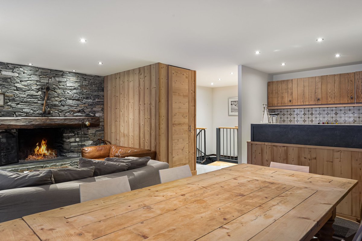 CimalpesEstate's tweet photo. 🏠 #AVENDRE | Beau duplex avec vue dégagée sur la nature et exposé plein Sud ! C'est le trio gagnant pour cet appartement en vente à Courchevel Moriond. Venez vite en découvrir un peu plus 😉  

➡ https://t.co/N5KRk7Y8nG https://t.co/g51EQVjya4